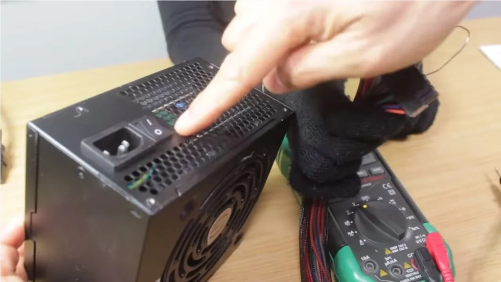 Tester alimentation PC avec multimètre en toute sécurité